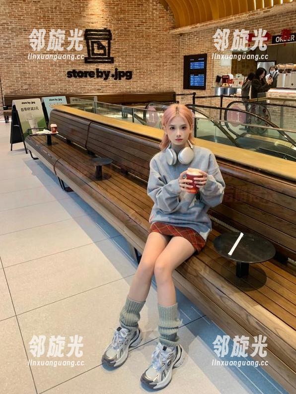 每次打开“51在线吃瓜”入口都像是给自己挖了个坑，最后陷得深深的，还要努力跳出来。