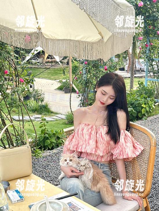 餐桌上的西瓜与“718娱乐”网页的瓜，哪个更过瘾？
