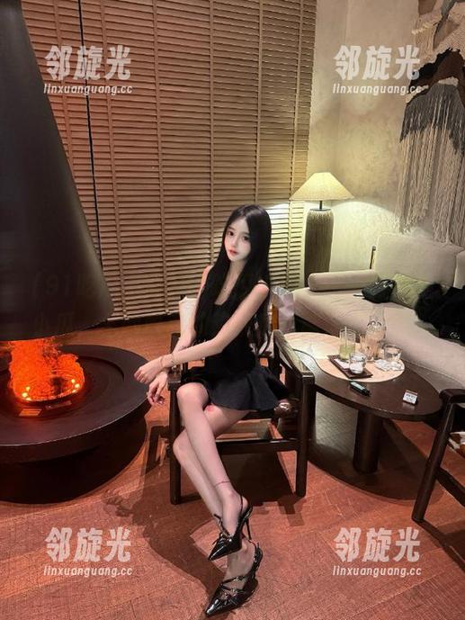 91吃瓜中心，，一口一个小瓜，全网收藏的热点瓜真能让你上头！
