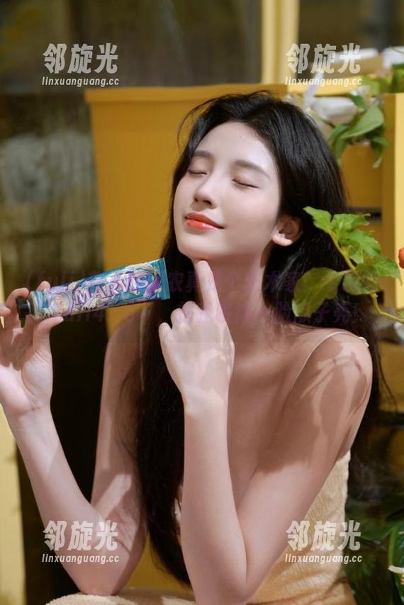 首页的瓜农真是个艺术家：今晚的“fuli4.se”，把我喷得一脸瓜子壳！