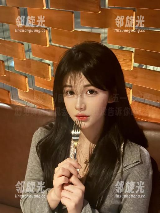 刚刚点了链接，五一吃瓜群的免费进场机会，别说我没告诉你哦！
