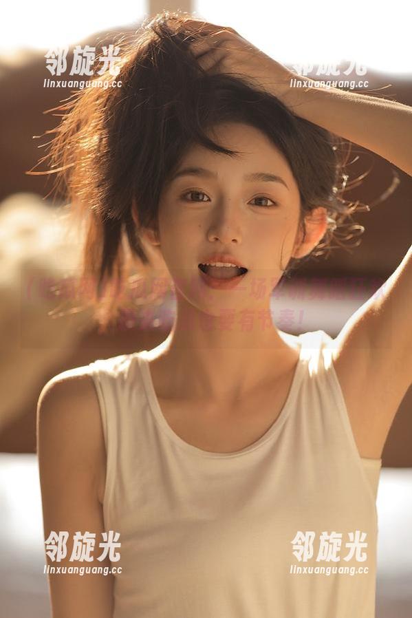 吃瓜网官网：一场军训舞蹈狂欢，原来吃瓜也要有节奏！