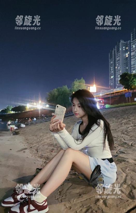 吾爱吃瓜 吾爱吃瓜51cg网页:不可思议的大瓜正在召唤你的注意!