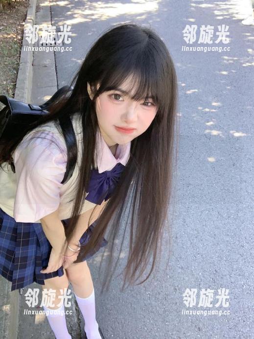 瓜友们，快加黑哥冲料的地址，让八卦自来水源源不断，气氛瞬间炸裂！