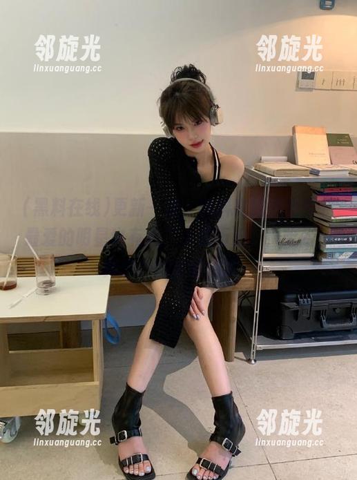 更新一波，黑料在线竟透露我最爱的明星也有点“小黑历史”，哈哈，真想拍拍他的肩膀～