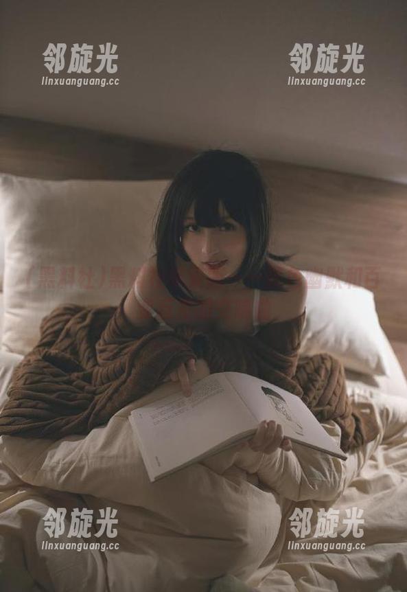 黑料社苹果版——黑色幽默和百变反差的交响曲