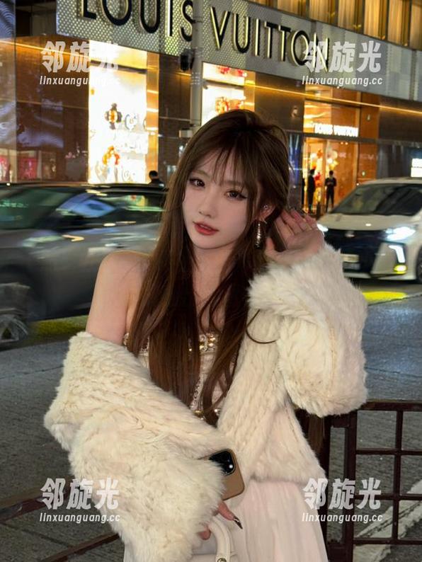 黑料社区的传送门，一不小心就能翻出大量槽点。